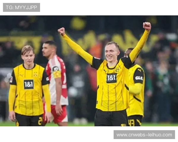 拜尔补射建功，多特蒙德半场两球领先